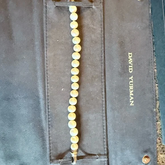 David Yurman  White Pearl Bracelet with sterling silver clasp. - Picture 2 of 4
